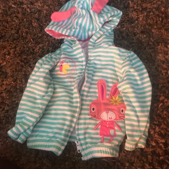 31 piece 6-12 month clothing lot - Picture 3 of 5